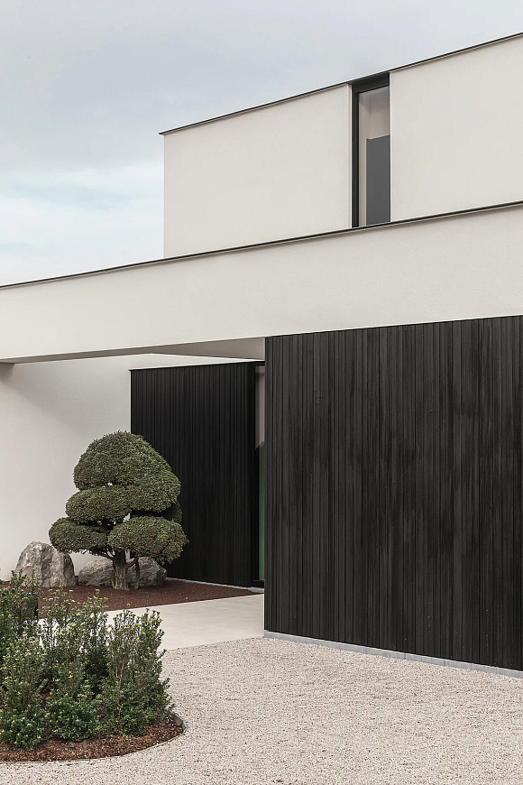 Книга Contemporary Living Yearbook 2024, Beta-Plus Publishing