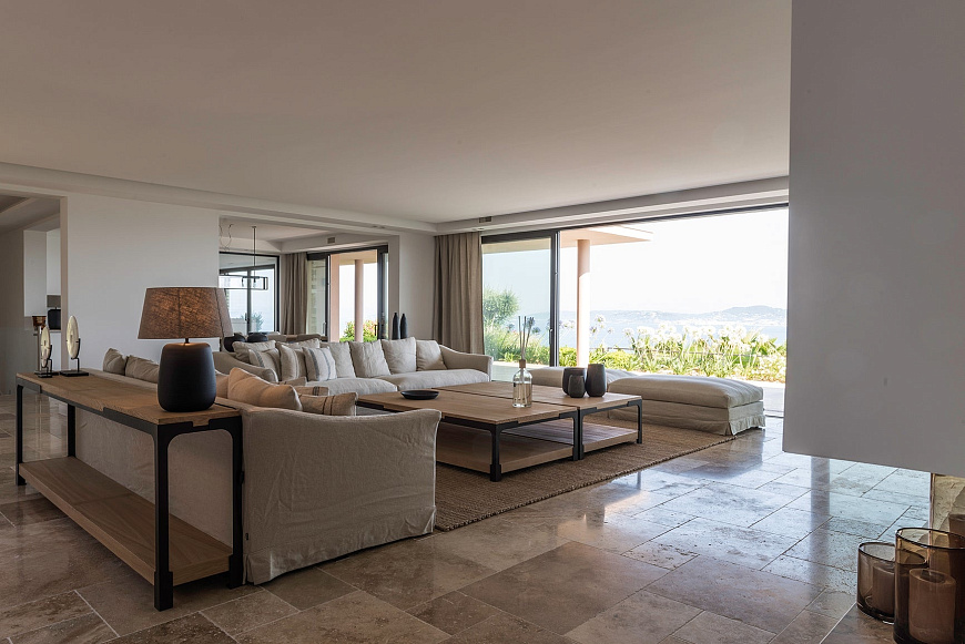 Книга Les Amandiers Home: Timeless Interiors, Beta-Plus Publishing