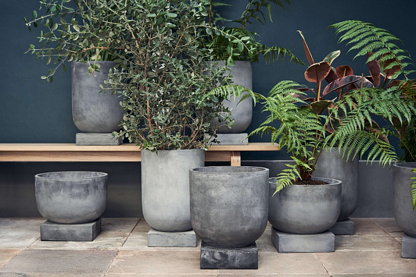 Кашпо Podium Flowerpot  Кашпо Podium Flowerpot