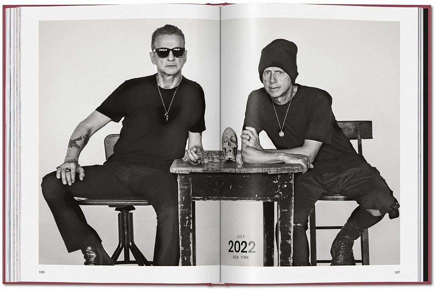 Книга Depeche Mode by Anton Corbijn, Taschen