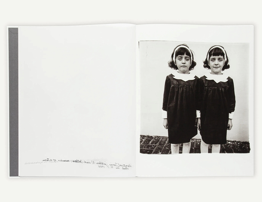 Книга Diane Arbus: a Box of Ten Photographs, Aperture