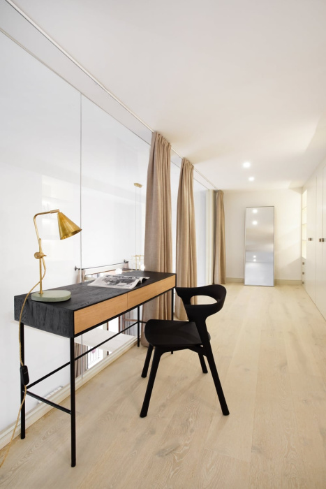 Настольная лампа Cone Table, Contain