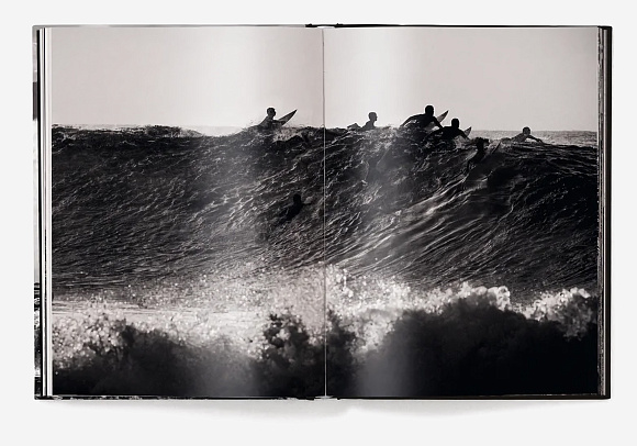 Книга Hawaii: by Olaf Heine, teNeues