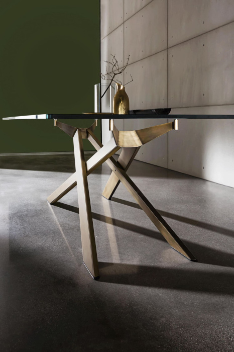 Стол Cross, Sovet Italia