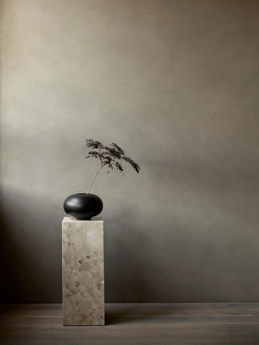 Постамент Marble Plinth, Audo Copenhagen (ex. Menu)