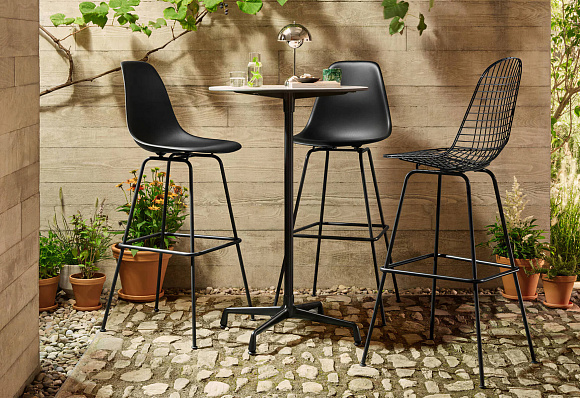 Полубарный стул Eames Plastic Stool RE Medium, Vitra