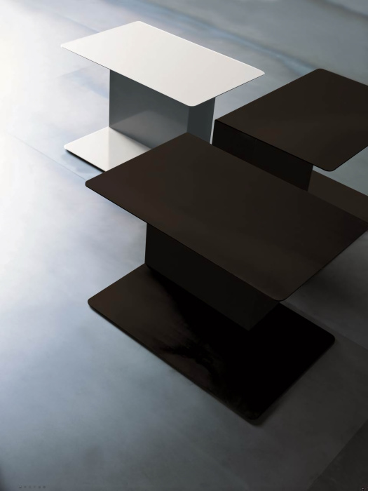 Приставной столик Family Lounge Table, Living Divani