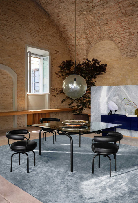 Стул 7 Fauteuil Tournant, Durable, Cassina