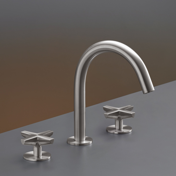 Смеситель на три отверстия с поворотным изливом CRX05, Cea Design