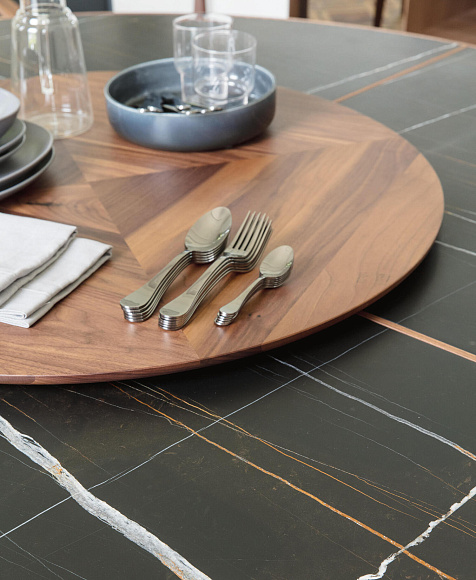 Обеденный стол Thayl, Porada