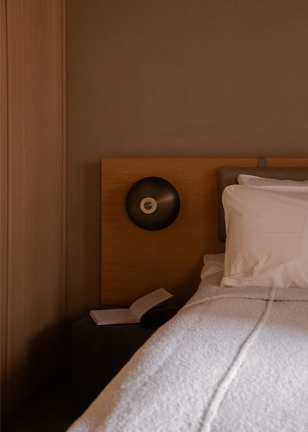 Настенный светильник Reverse Wall Lamp, Audo Copenhagen (ex. Menu)