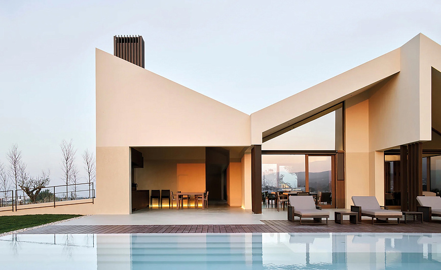 Книга The Essence of Contemporary Mediterranean Living, Beta-Plus Publishing