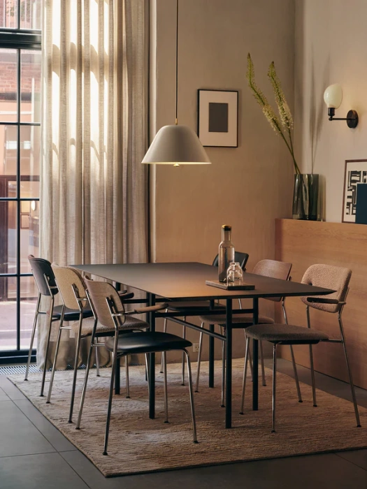 Стул с подлокотником и мягким сиденьем Co Dining Chair, upholstered seat with armrest, Chrome, Audo Copenhagen (ex. Menu)