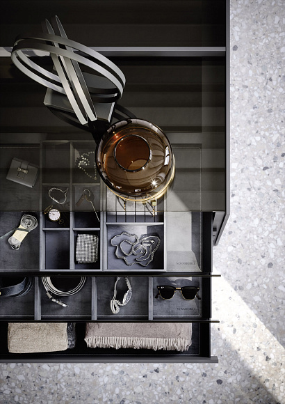 Остров Aristotele, Novamobili