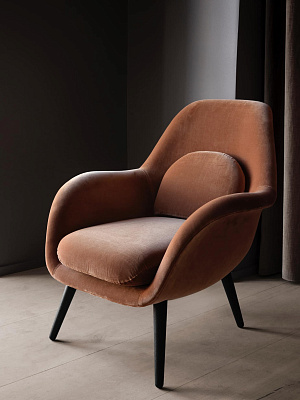Кресло Swoon Lounge Petit Armchair Wood base 