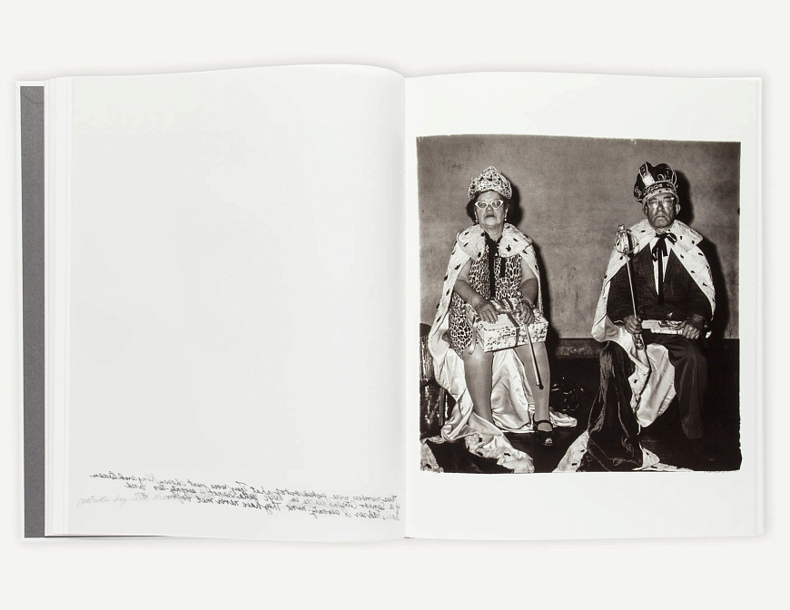 Книга Diane Arbus: a Box of Ten Photographs, Aperture