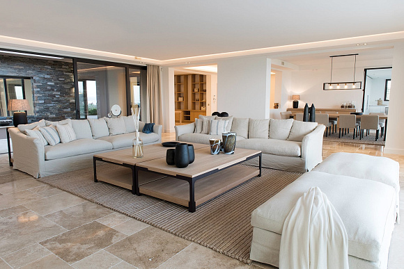 Книга Les Amandiers Home: Timeless Interiors, Beta-Plus Publishing