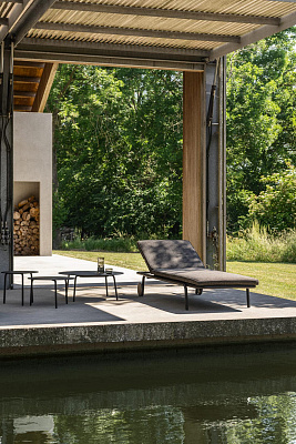 Уличный стол Dining Table Round August by Vincent Van Duysen  Уличный стол Dining Table Round August by Vincent Van Duysen