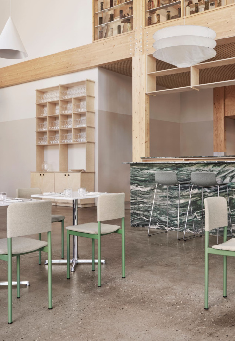 Барный стул Pato Sledge Stool в обивке, Fredericia