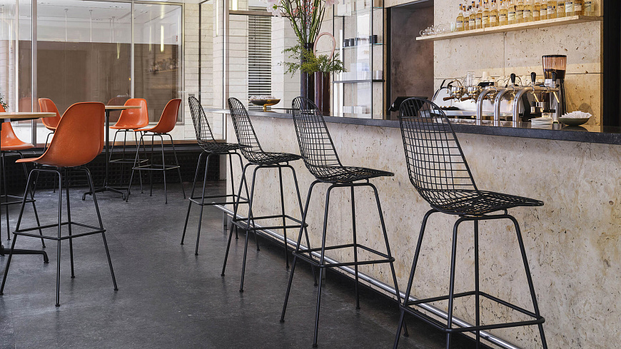 Полубарный стул Wire Stool Medium, Vitra