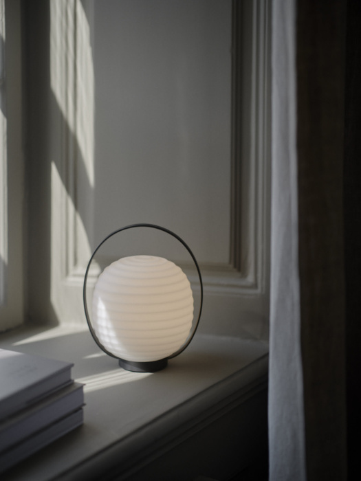 Портативная настольная лампа Lantern Portable Table Lamp, New Works