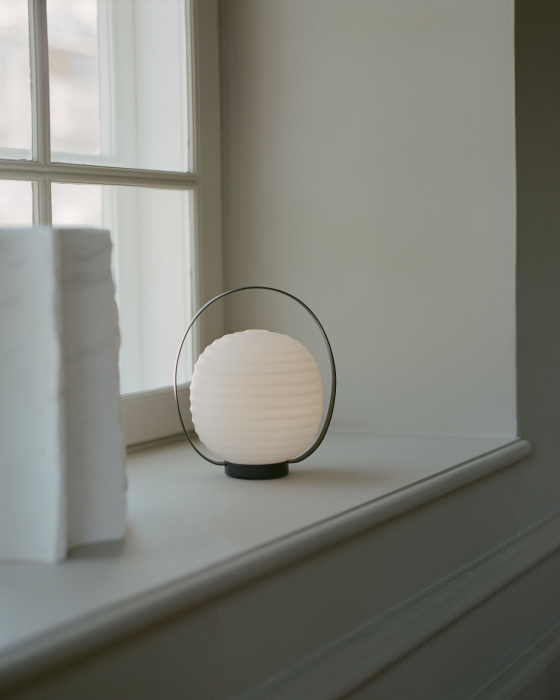 Портативная настольная лампа Lantern Portable Table Lamp, New Works