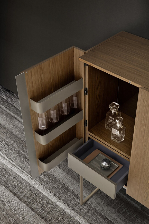 Бар Unit Privé Box, Ditre Italia