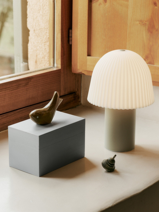 Настольный светильник Frill Portable Lamp, Ferm Living