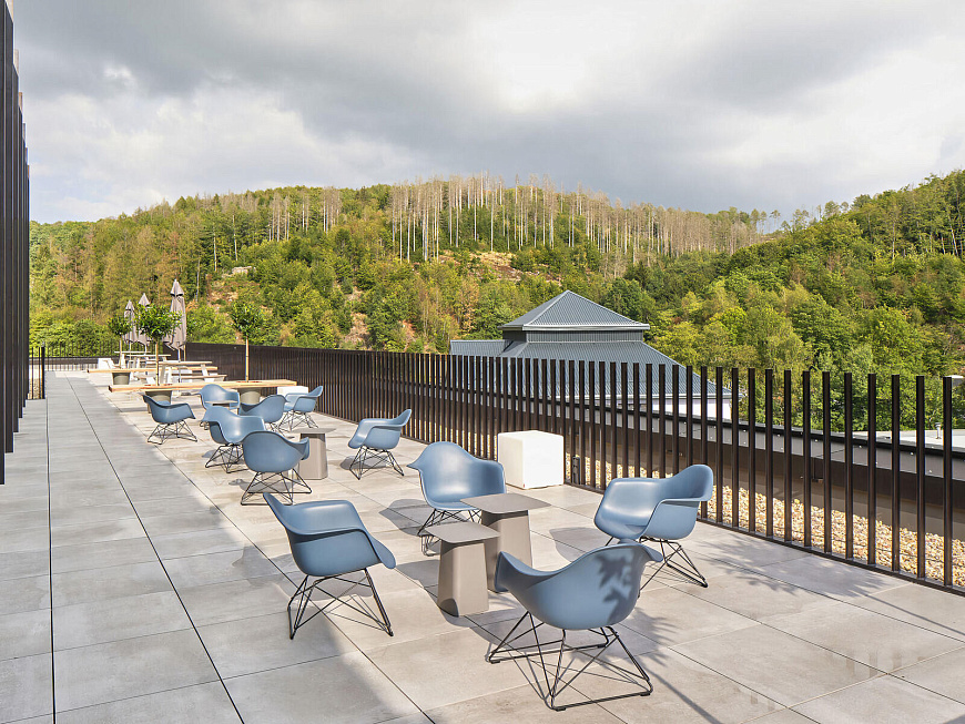 Кресло Eames Plastic Armchair RE LAR, Vitra