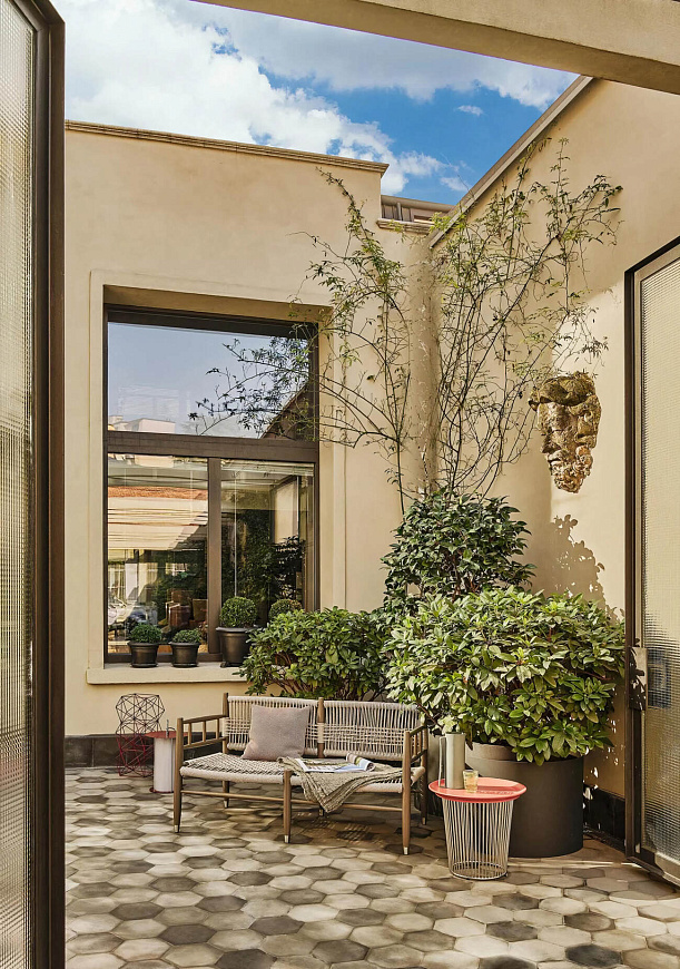 Уличный журнальный столик Berry Outdoor, Flexform