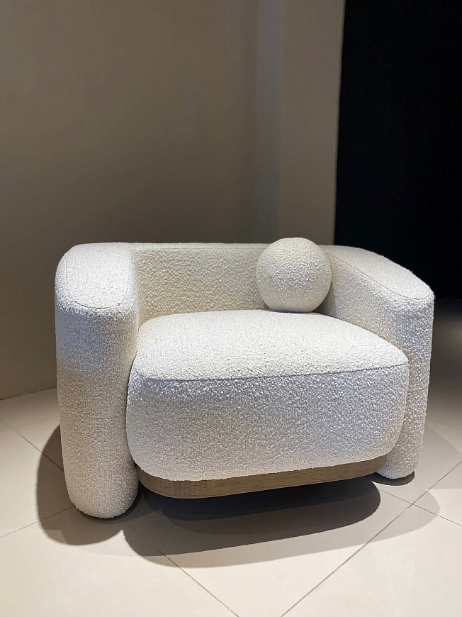 Кресло Esme Armchair, MODÉNATURE