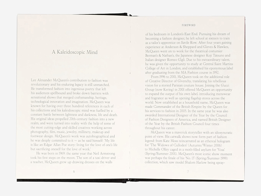 Книга The World According to Lee McQueen, Thames & Hudson