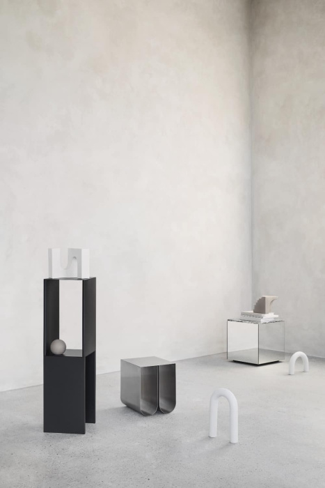 Журнальный столик Curved Side Table, Kristina Dam Studio