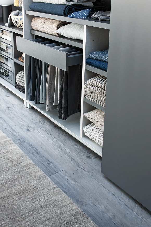 Шкаф Ellevi, Lema