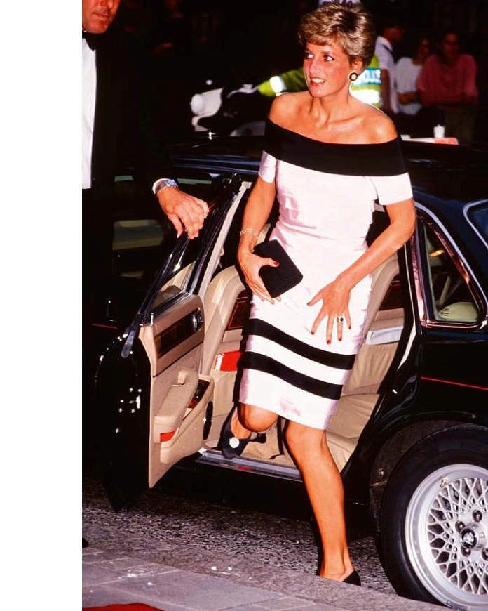 Книга Diana: A Life in Dresses, Acc Art Books