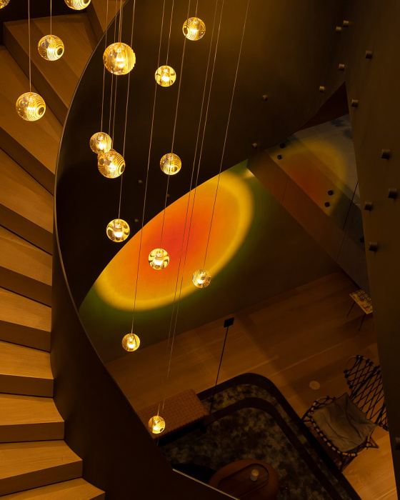 Напольный / потолочный светильник с поворотным механизмом Halo Giga, Halo Edition