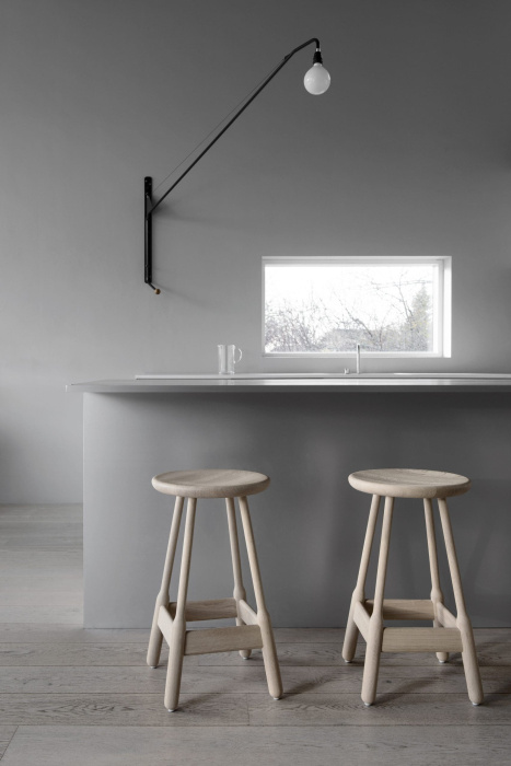 Полубарный табурет Albert Bar Stool, Massproductions