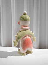 Скульптура Лыжник земляника, 