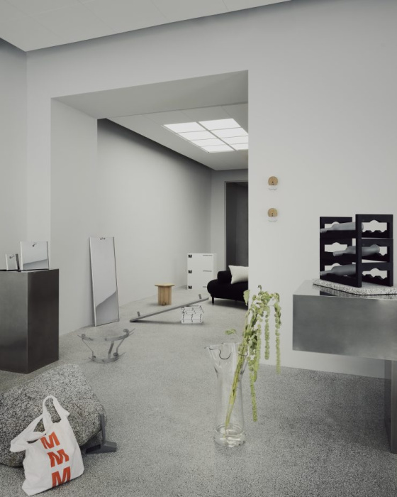 Настенное зеркало Memory Mirror, Massproductions