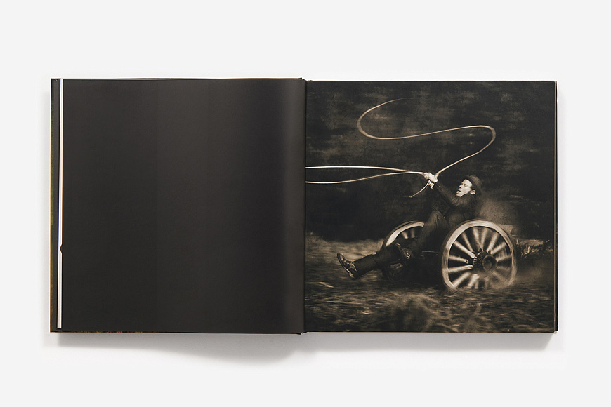 Книга Tom Waits by Matt Mahurin, Abrams Books