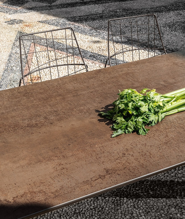 Уличный стол Kodo, Sovet Italia