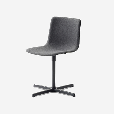 Стул Pato Swivel Chair в обивке 