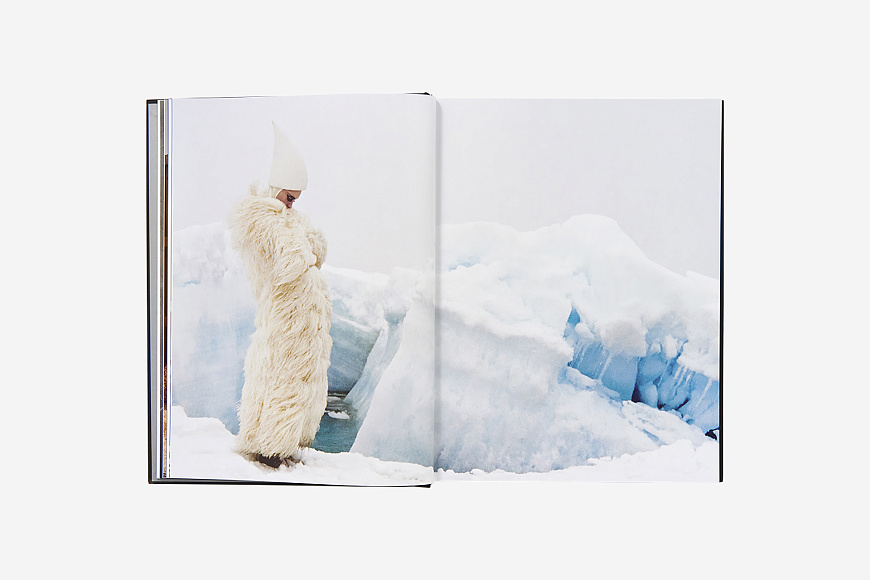 Книга Vogue: Fantasy & Fashion, Abrams Books