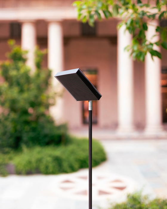 Уличный напольный светильник с поворотным механизмом Giga Outdoor, Halo Edition