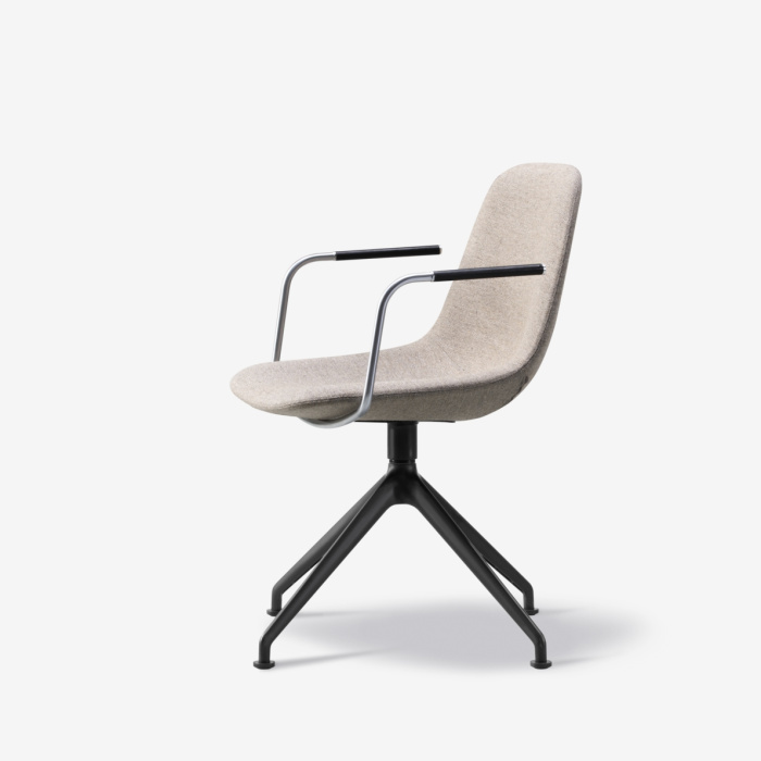 Кресло Eyes Swivel Armchair, Fredericia