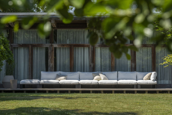 Уличная трёхместная скамья с подушками Bench Three Seater Incl Cushion Outdoor, Serax