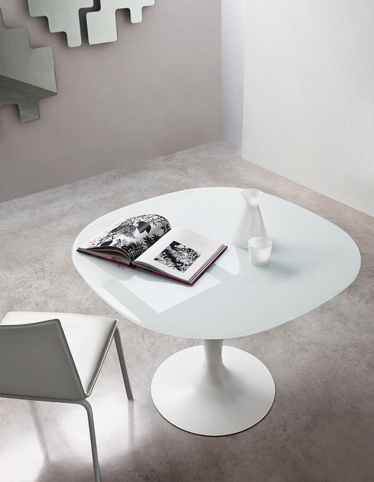 Стол Flûte, Sovet Italia