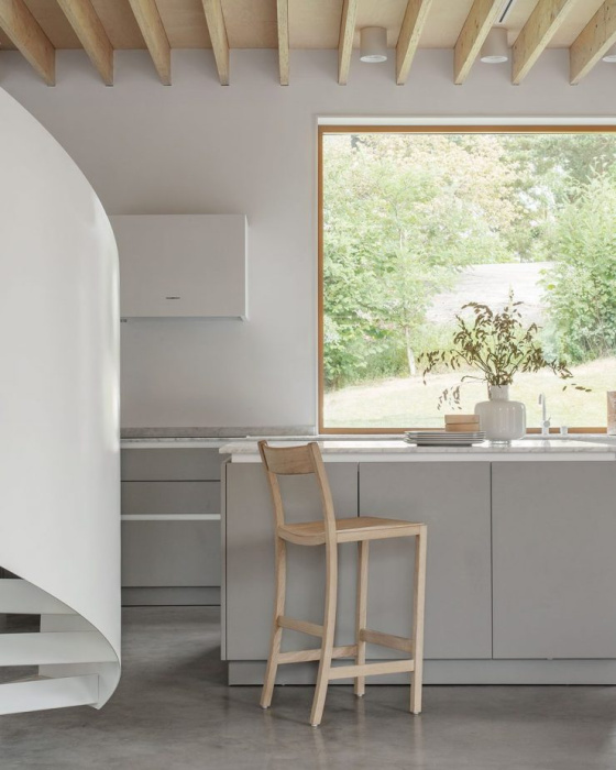 Полубарный стул Waiter Bar Stool, Massproductions