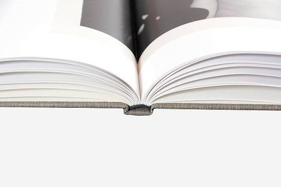 Книга August. Collier Schorr, MACK