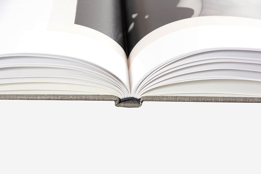 Книга August. Collier Schorr, MACK